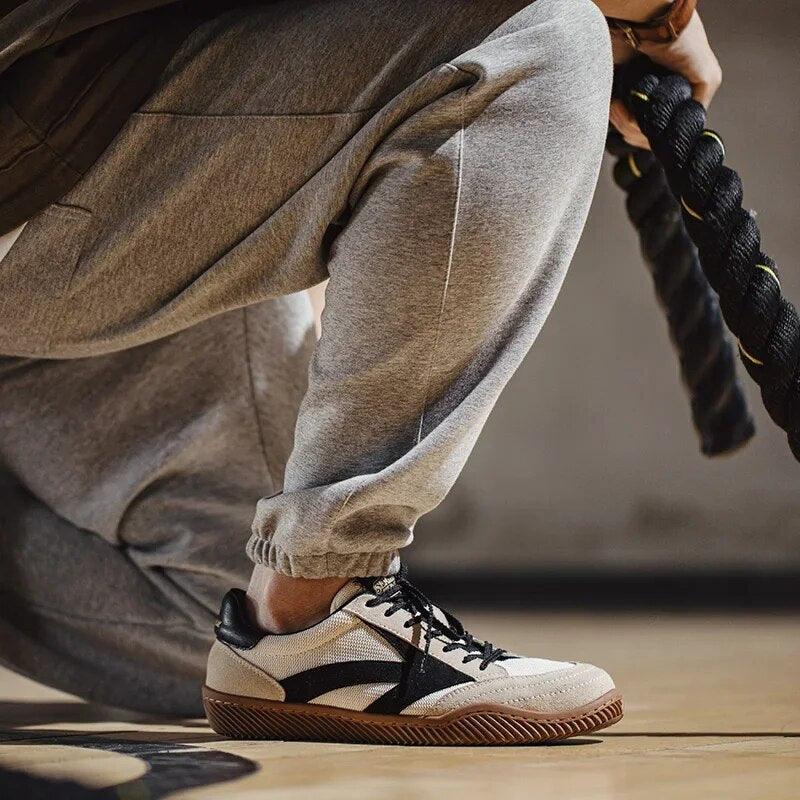 Retro-Sneaker mit modernem Komfort - Stride84