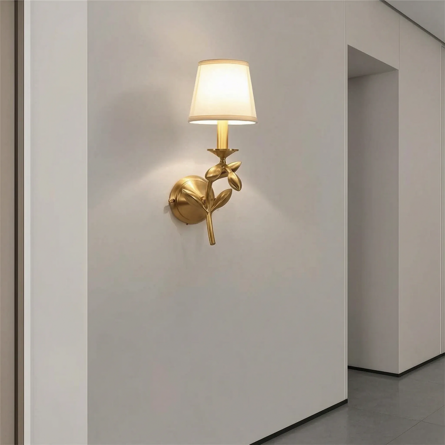 Single-Arm Botanical Wall Light -  Foliara