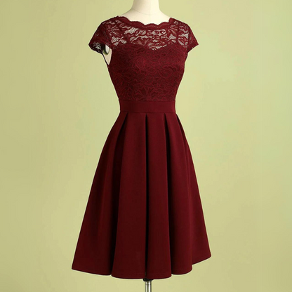 Burgunderrotes Spitzenkleid, knielang, elegantes Design, Abendmode, Damenbekleidung.