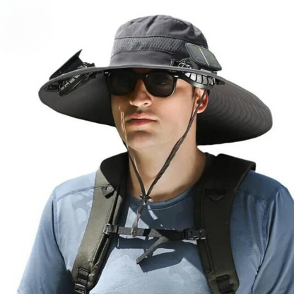Outdoor-Sonnenhut mit integriertem Solarlüfter – CoolBreeze Solar