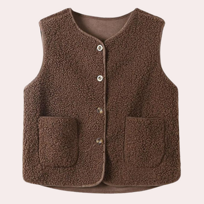 Braune Fleeceweste mit Knöpfen und Taschen, warme Winterbekleidung, modisch und bequem.