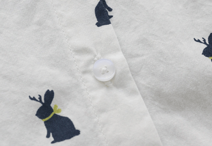 Verspieltes Shirtkleid mit Hasenprint und Reverskragen – Elina