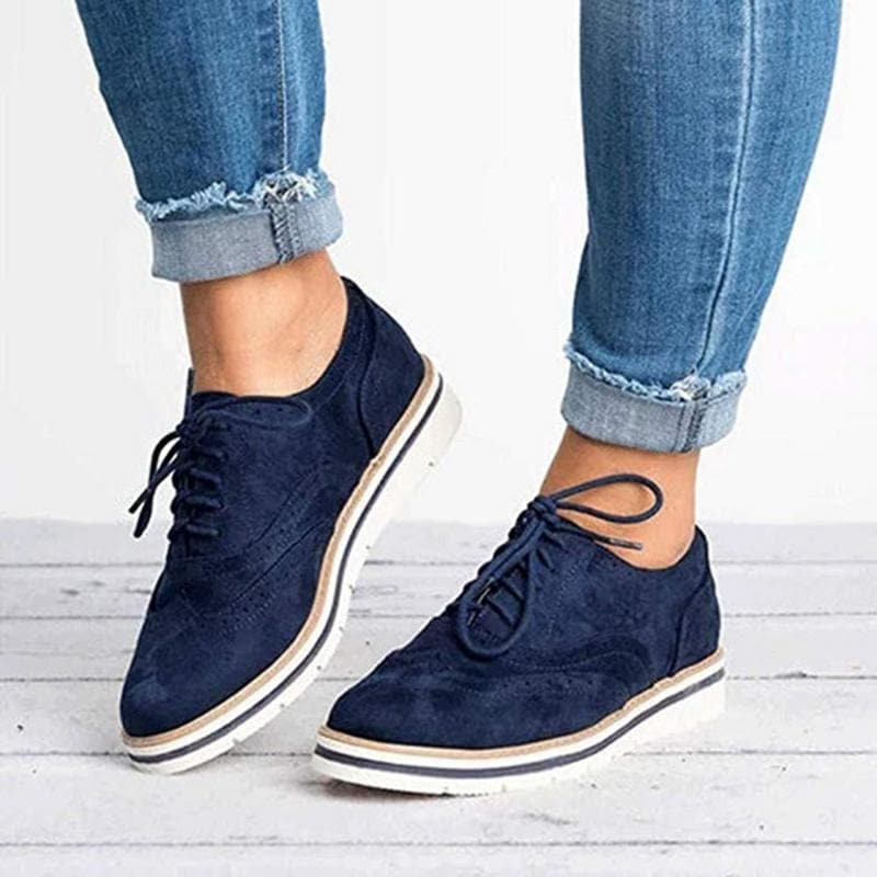 Damen Derby Schuhe aus Wildleder mit Broguedetails – Carisse