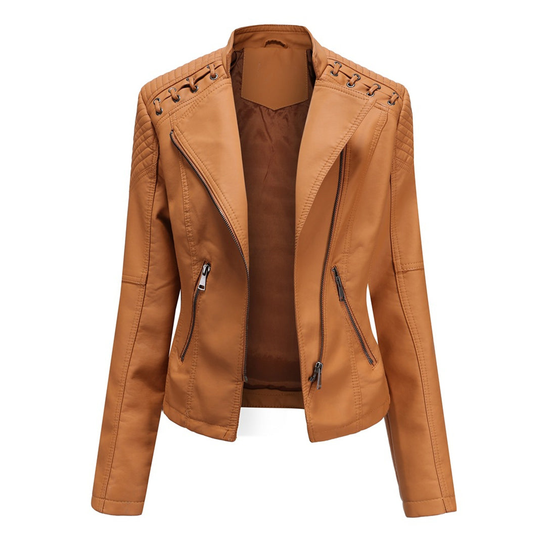Braune Damen-Lederjacke mit Reißverschlüssen, modisch, elegant, Herbstmode, Biker-Stil.
