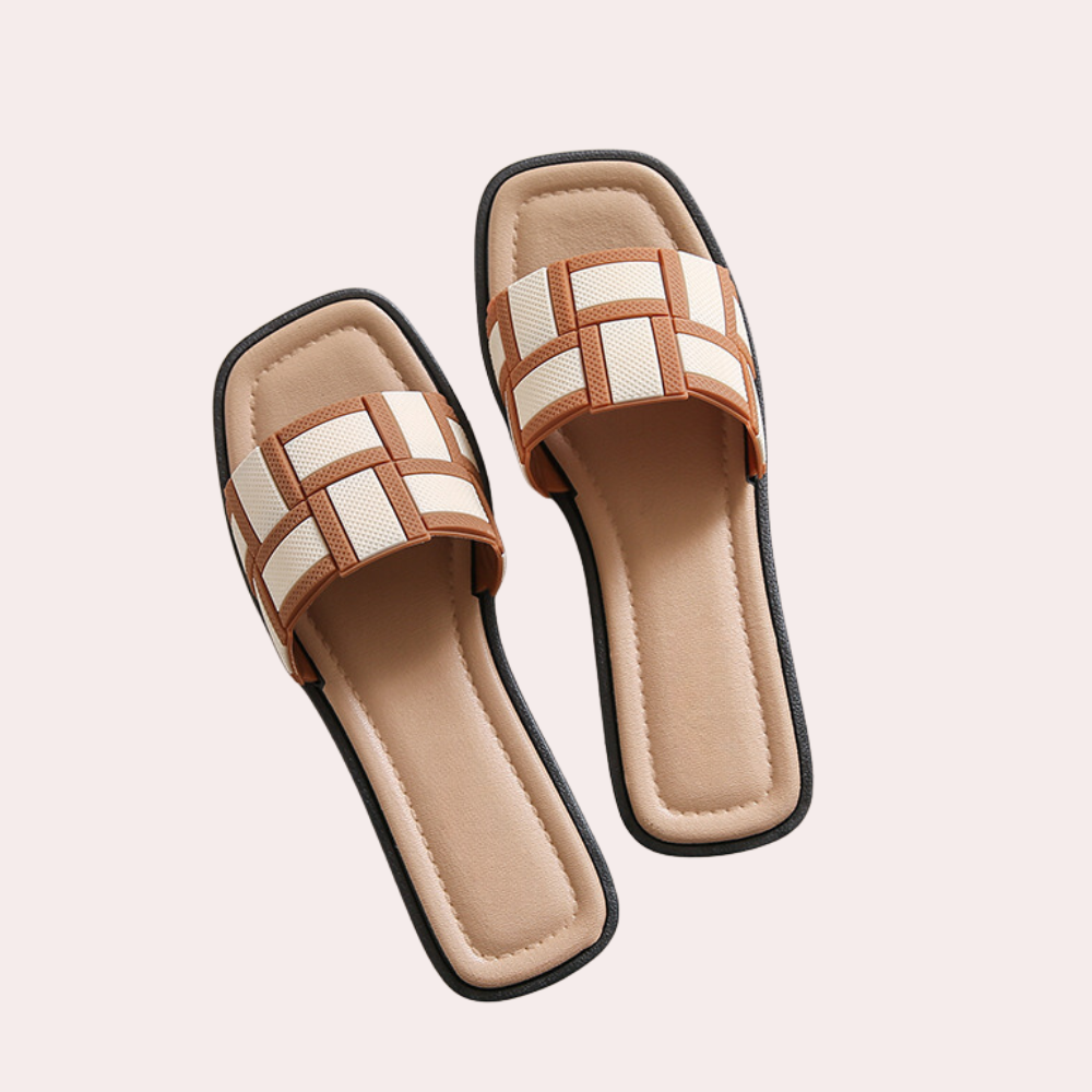 Damen Sandalen, braun-weiß kariert, flach, Sommermode, bequem, rutschfest, Freizeit.