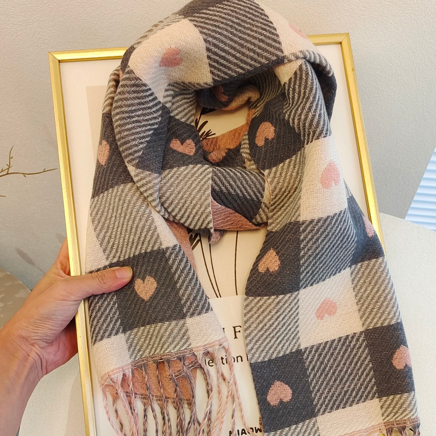Karierter Damen Schal aus Polyester für Herbst & Winter – Aurelie