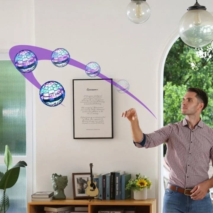 Fliegendes UFO-Spielzeug mit Handsteuerung – Für drinnen & draußen
