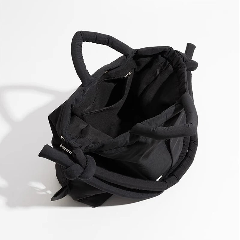 Einzigartige Puffer-Handtasche mit trendigem Volumen - Riva