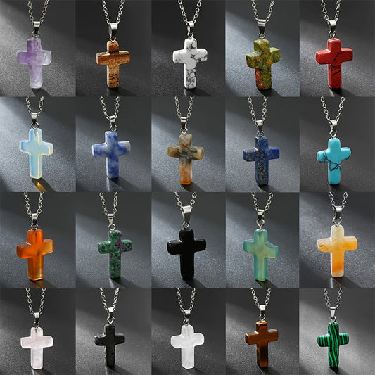 Halskette mit Kreuz aus natürlichen Edelsteinen – Seraphina