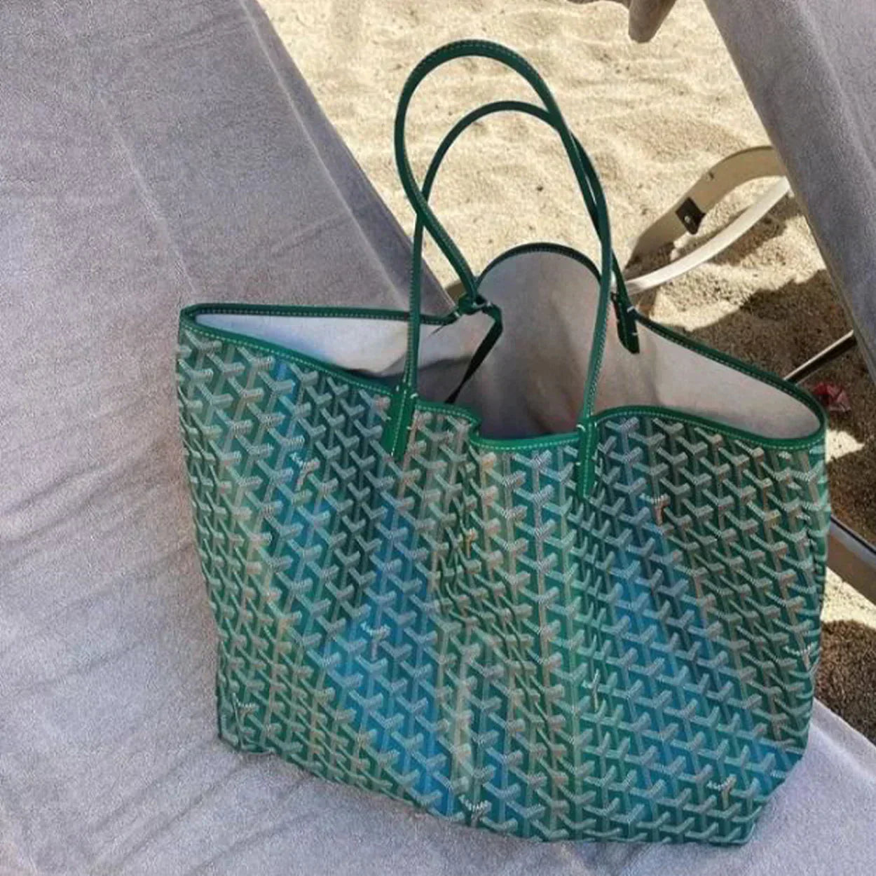 Moderne und Stilvolle Schultertasche - Mila
