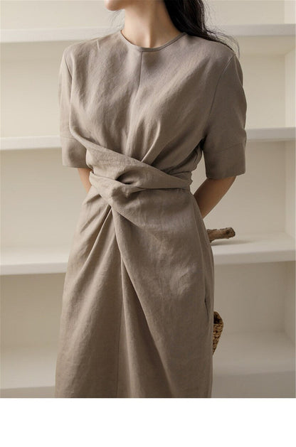 Leichtgewicht Khaki Sommerkleid mit verstellbarem Bund – Isalie