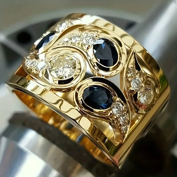 Goldener Ring mit blauen Vintage-Kristallen – Elena