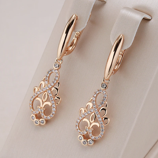 Stilvolle Ohrringe mit Zirkonia in Gold – Lyra