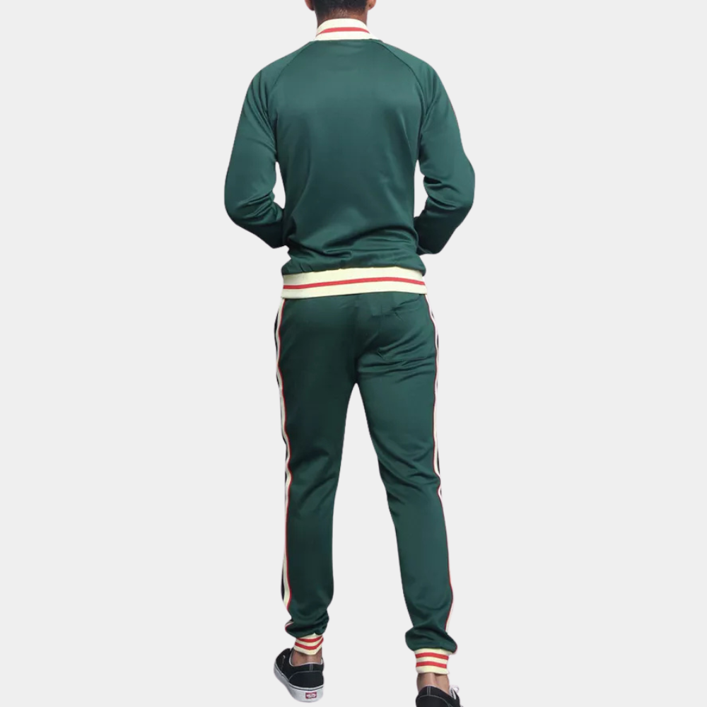 Grüner Herren-Trainingsanzug, gestreifte Details, sportlich, bequem, Freizeitmode.