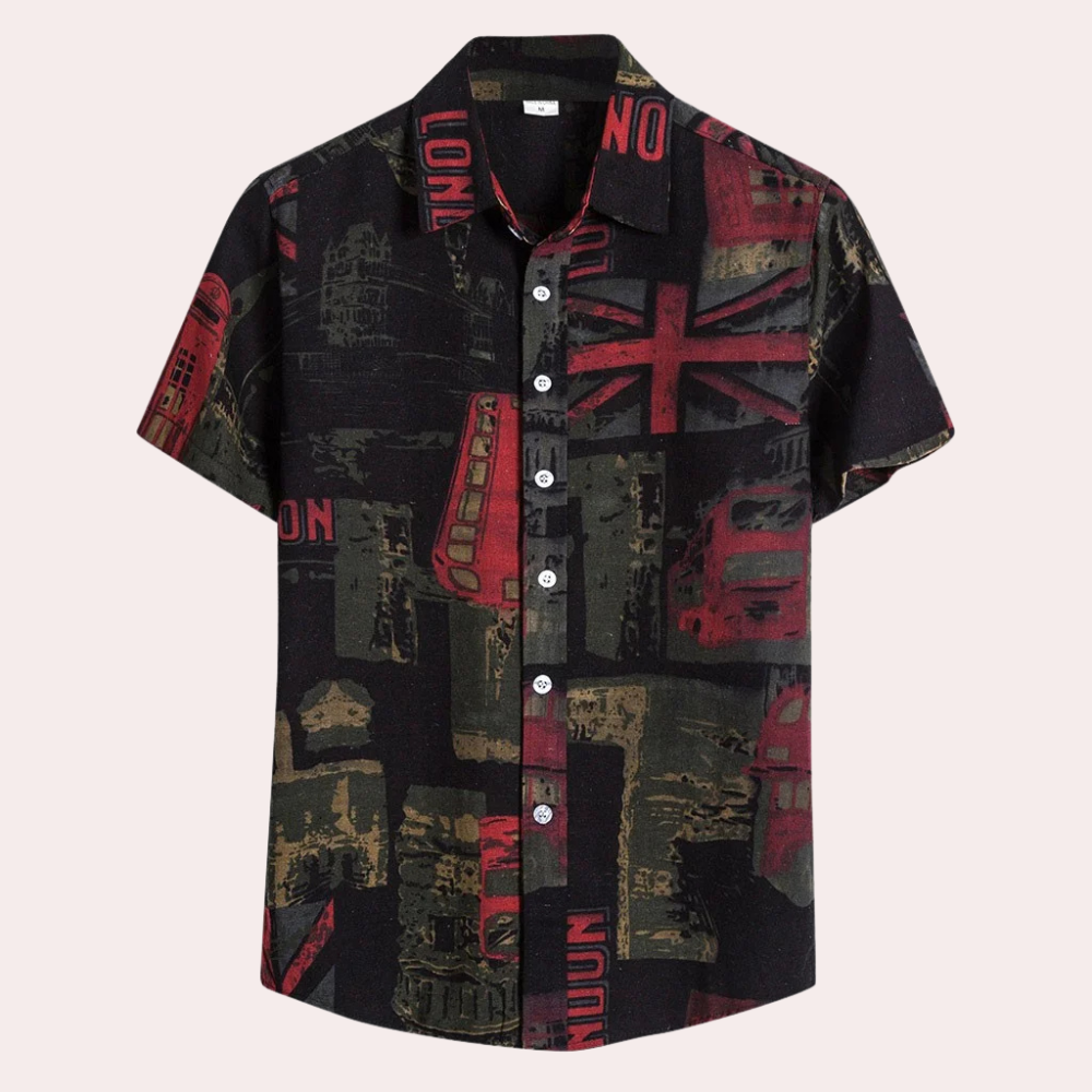Kurzarmhemd mit London-Motiv, schwarz-rot, Baumwolle, Herrenmode, Freizeitkleidung.
