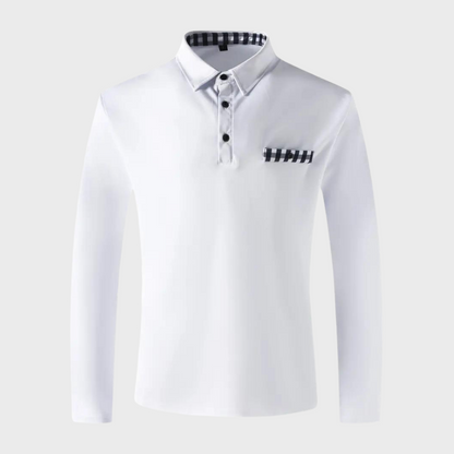 Weißes Herren-Poloshirt mit langen Ärmeln, kariertem Kragen und Brusttasche.