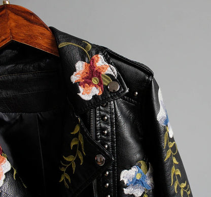 Bestickte Damen Kunstlederjacke im Bikerstil – Eleonora