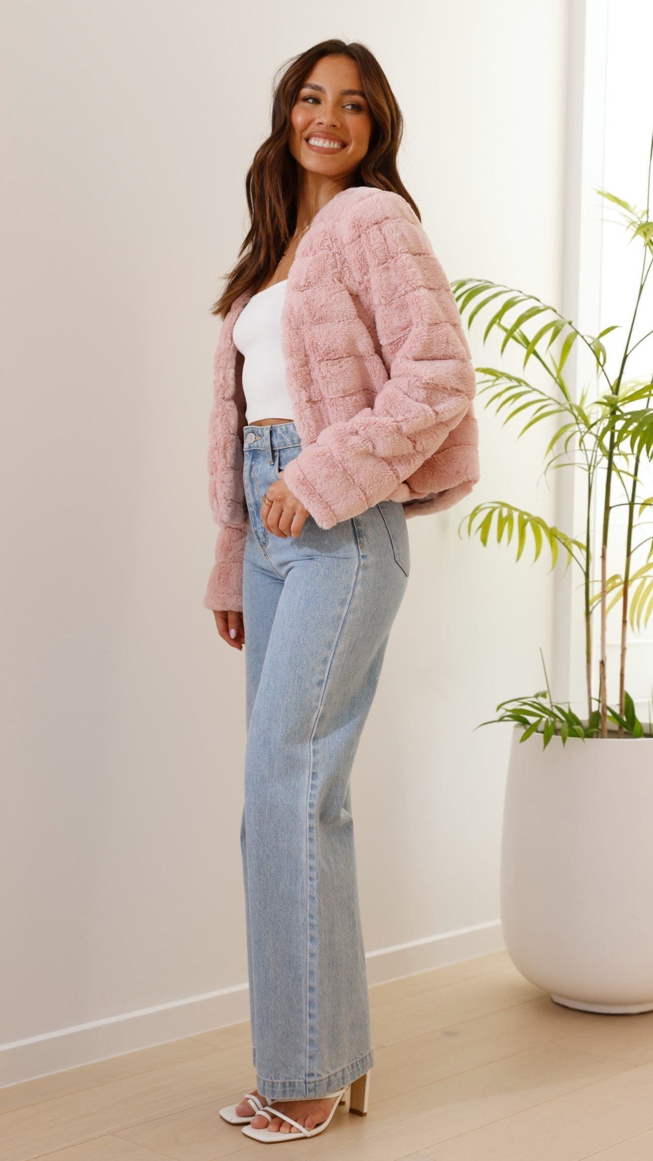 Luxuriöse Damen-Crop-Jacke – Veloura