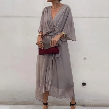Losfallende Maxi-Kleid mit V-Ausschnitt – Elena