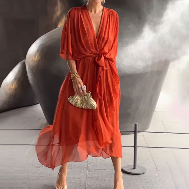 Losfallende Maxi-Kleid mit V-Ausschnitt – Elena