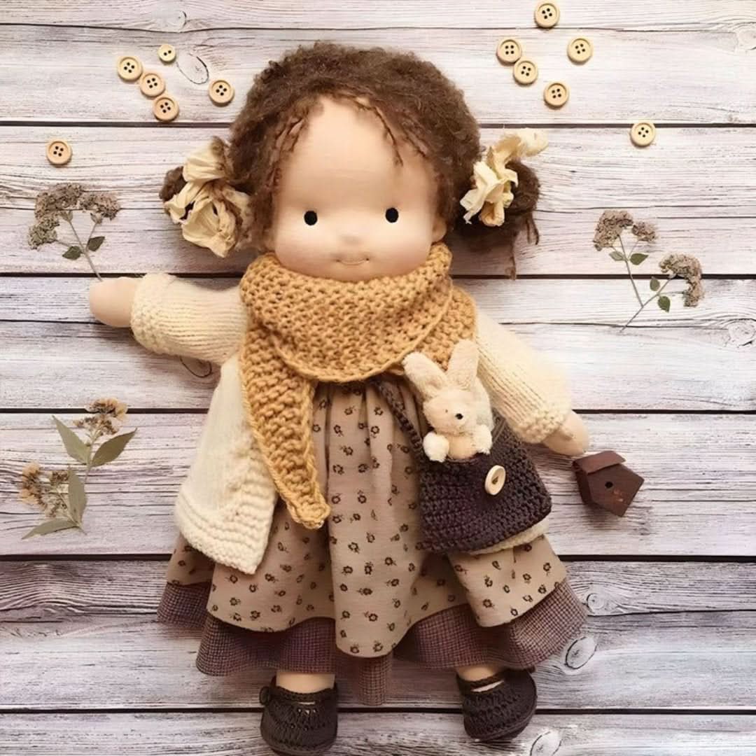 Handgefertigte Waldorf-Puppe aus Naturmaterialien – 30 cm groß